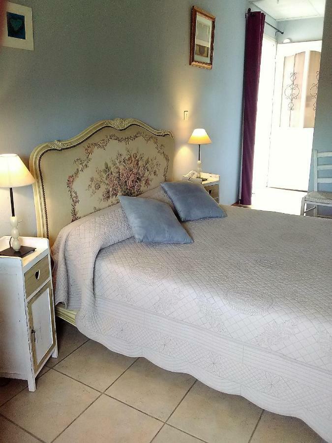 Chambres Et Gite Peyroutas " Camille" Vignonet St Emilion Εξωτερικό φωτογραφία